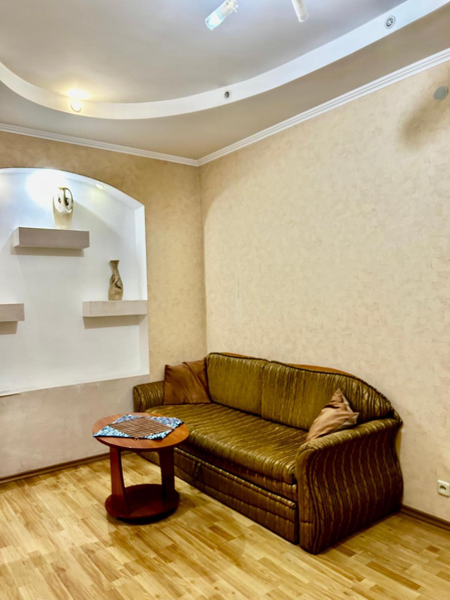 Apartment Near Train Station And Close To City Center Kyiv Exterior photo