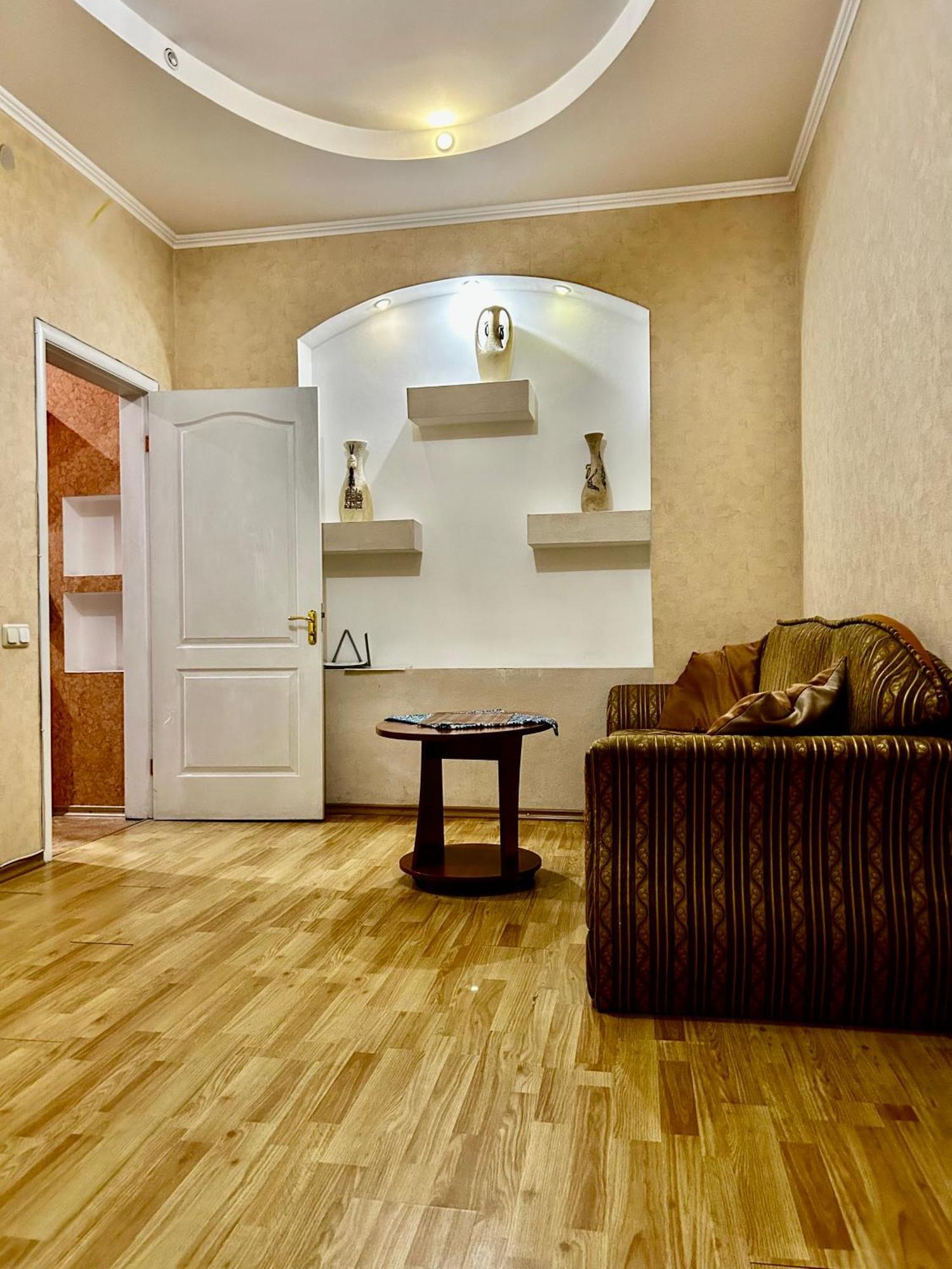 Apartment Near Train Station And Close To City Center Kyiv Exterior photo